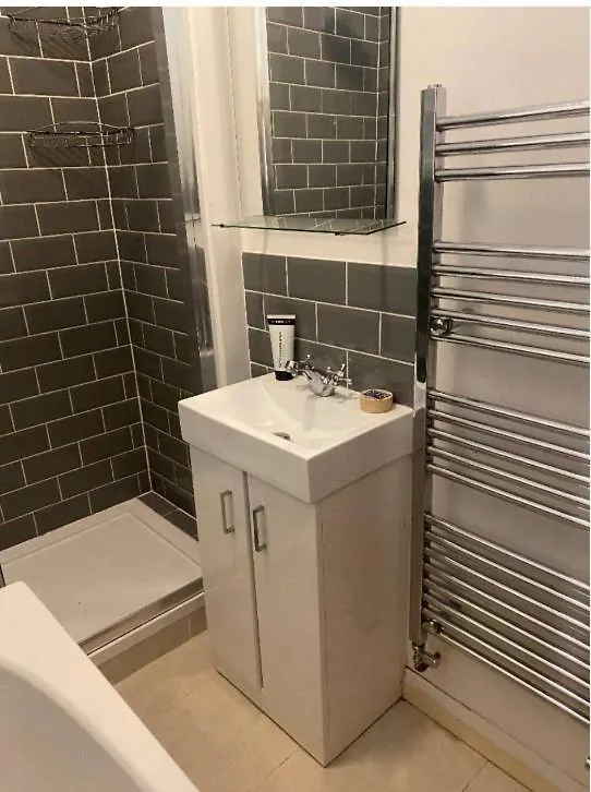 Homestay Spacious Room In A Tranquil , Comfortable Brighton City Apartment United Kingdom