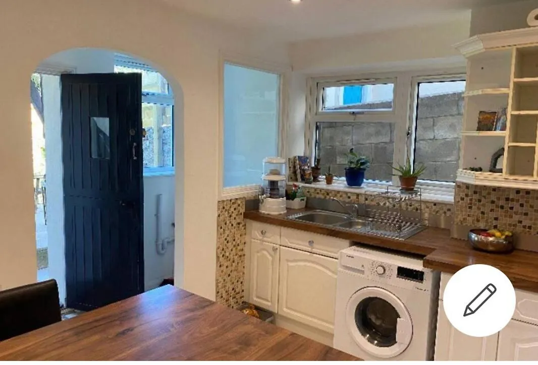 Spacious Room In A Tranquil , Comfortable Brighton City Apartment 0*,  Großbritannien
