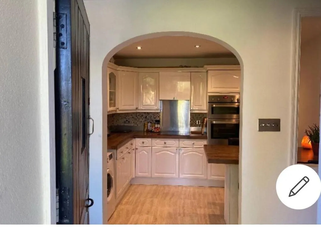 Spacious Room In A Tranquil , Comfortable Brighton City Apartment Privatunterkunft